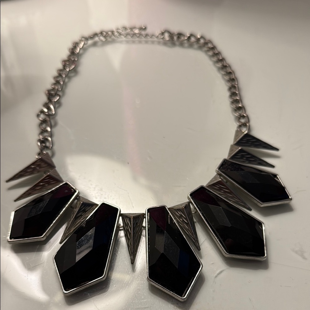 Elegant Black and Silver Geometric Necklace